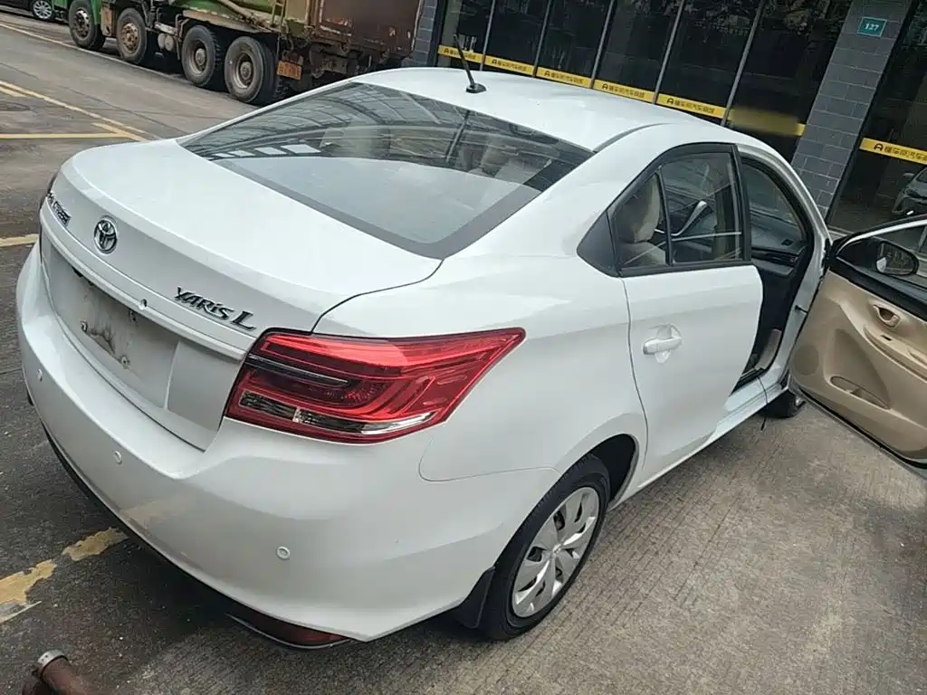 Toyota Yaris L 2019