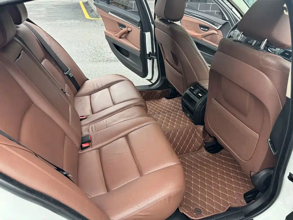 BMW 5 Series 2016 — фото 13