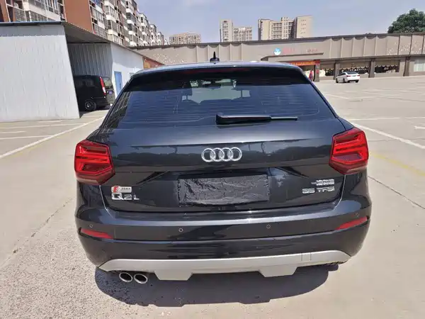 Audi Q2L 2019