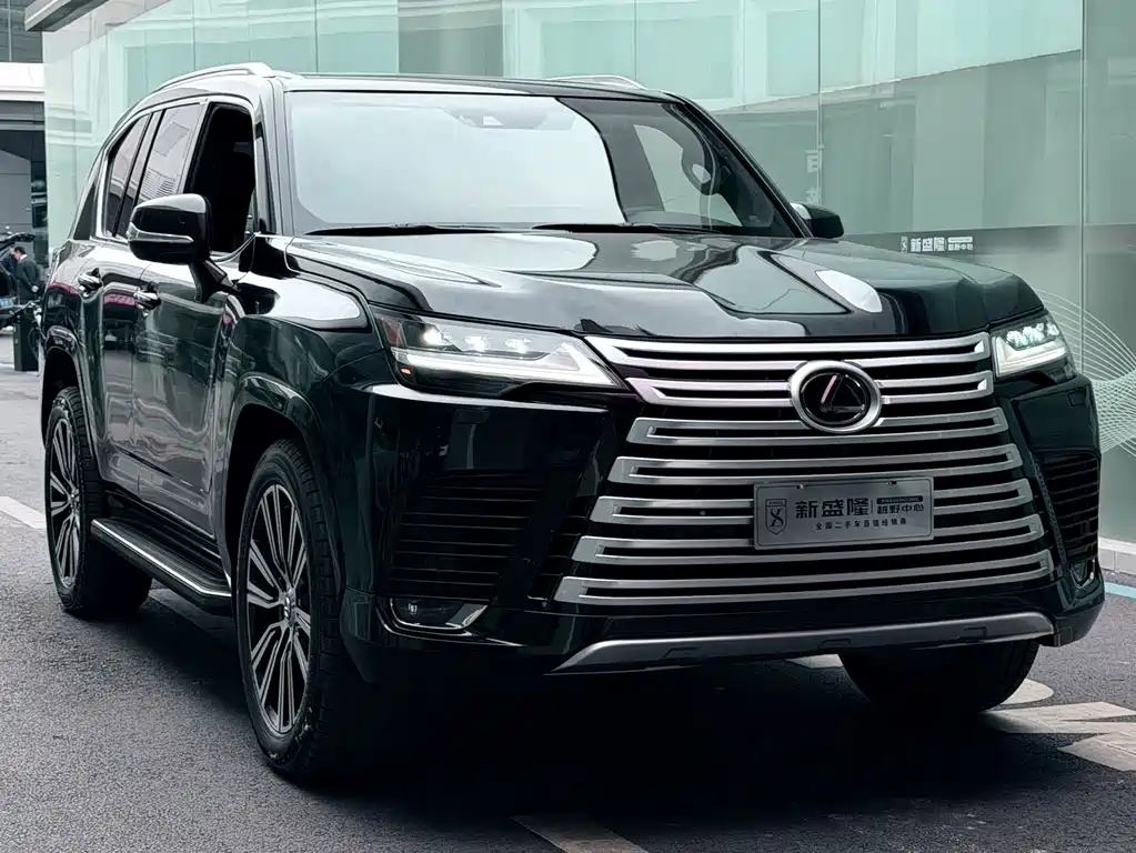 Lexus LX 2023 — фото 1