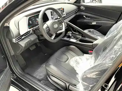 Hyundai Elantra 2023