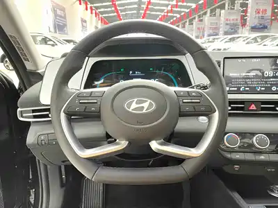 Hyundai Elantra 2023