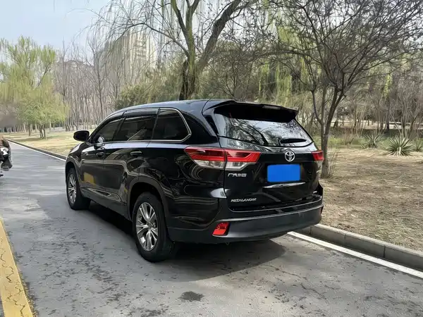 Toyota Highlander 2021