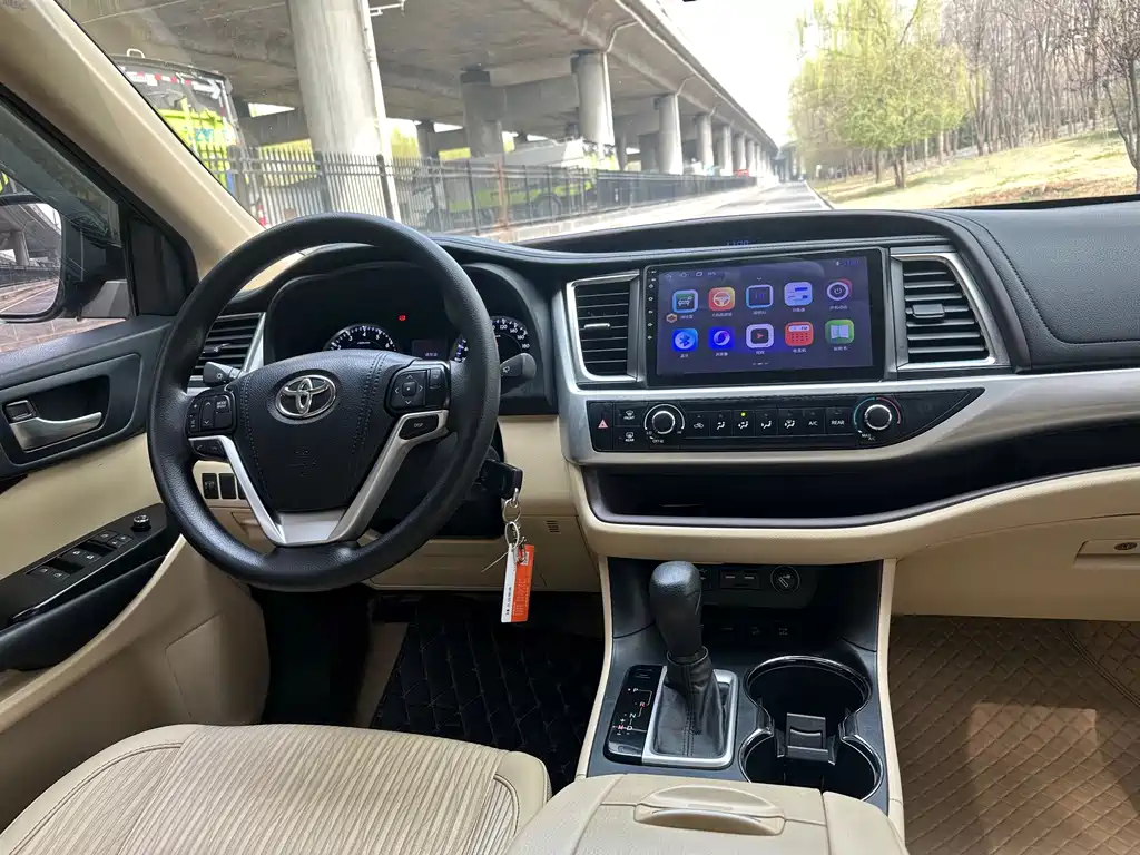 Toyota Highlander 2022 — фото 19