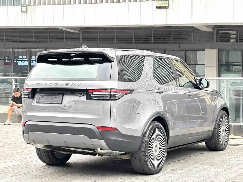 Land Rover Discovery 2020 — фото 9