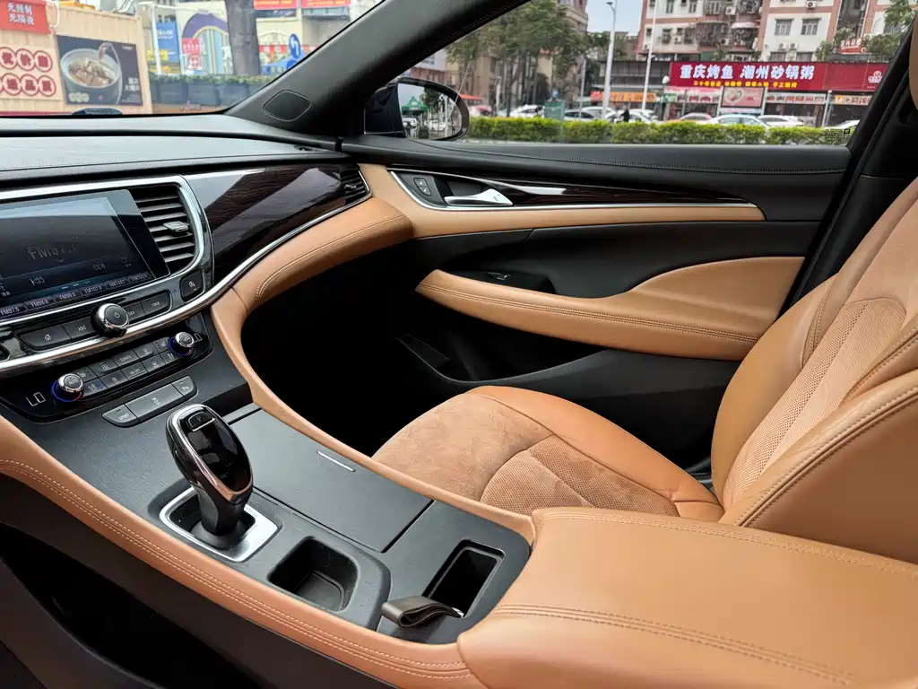 Buick LaCrosse 2017 — фото 10