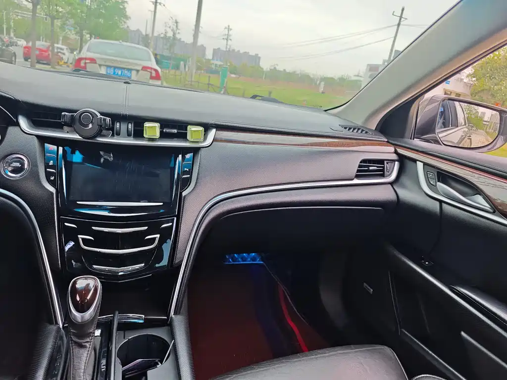 Cadillac XTS 2014 — фото 16