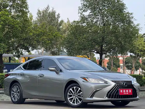 Lexus ES 2023