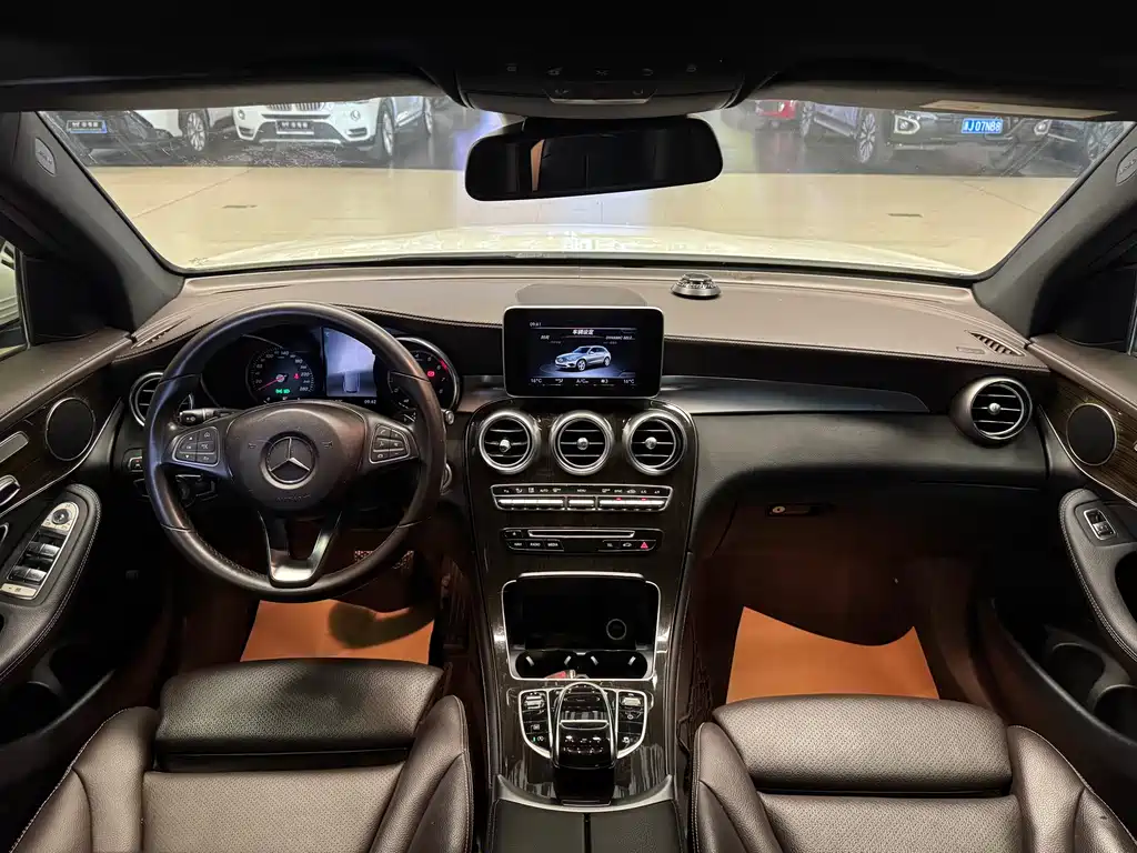 Mercedes-Benz GLC 2018 — фото 19