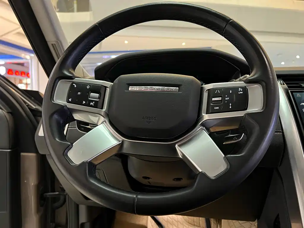 Land Rover Discovery 2023 — фото 10