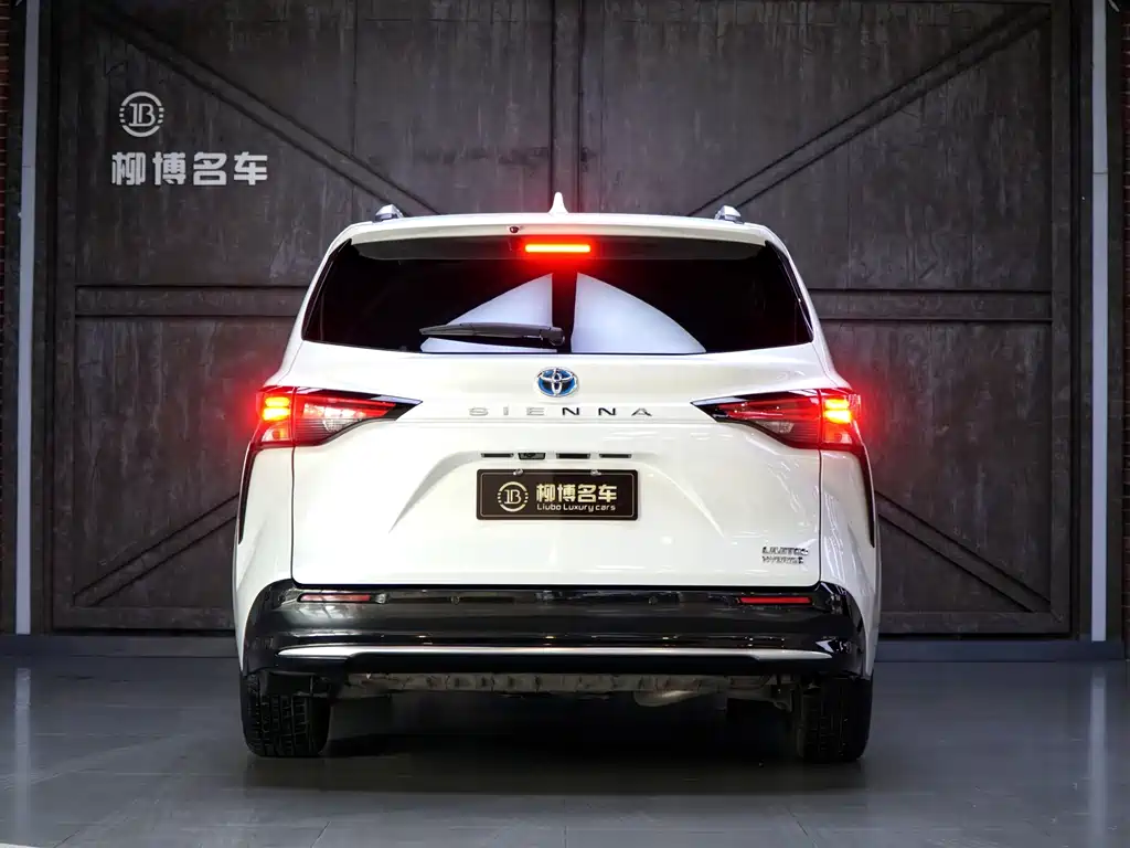 Toyota Sienna 2022 — фото 21