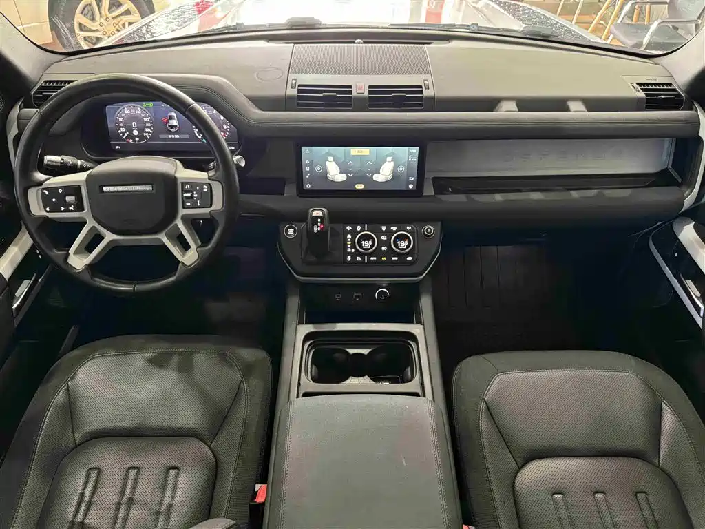 Land Rover Defender 2020 — фото 13