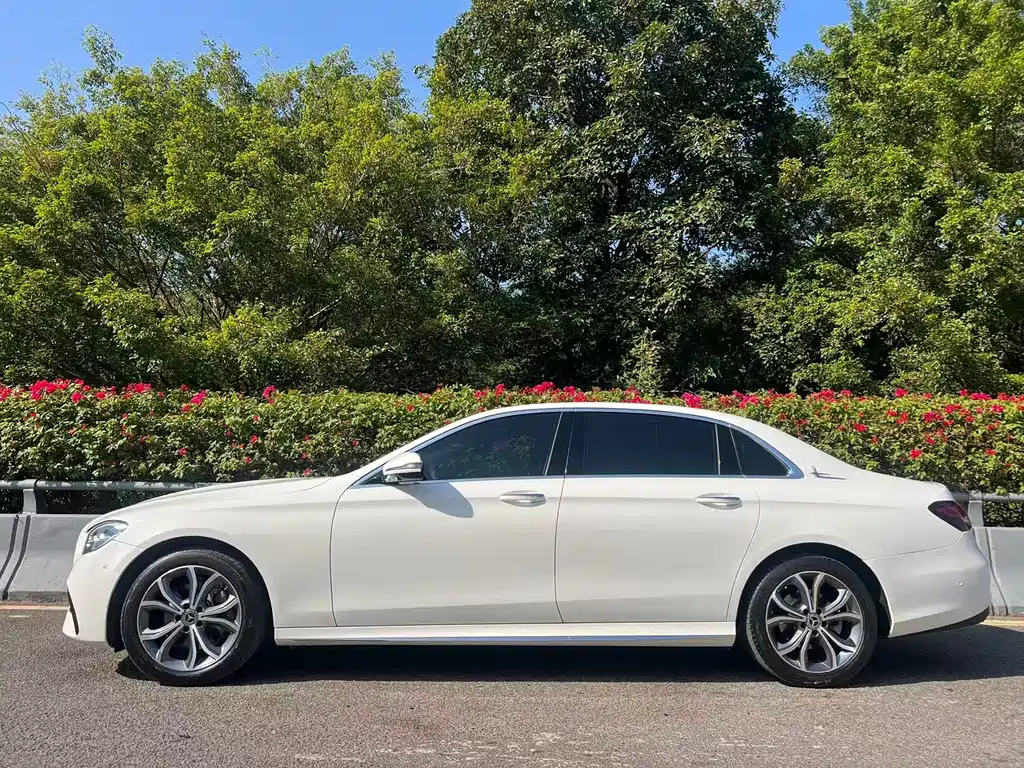 Mercedes-Benz E-Class 2021