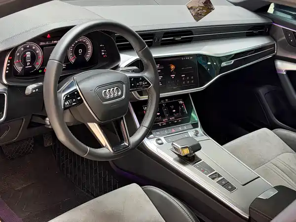 Audi A6L 2022
