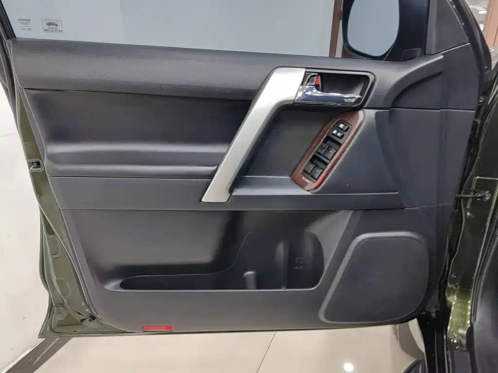 Toyota Prado 2016 — фото 16