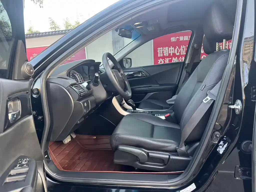 Honda Accord 2017 — фото 8