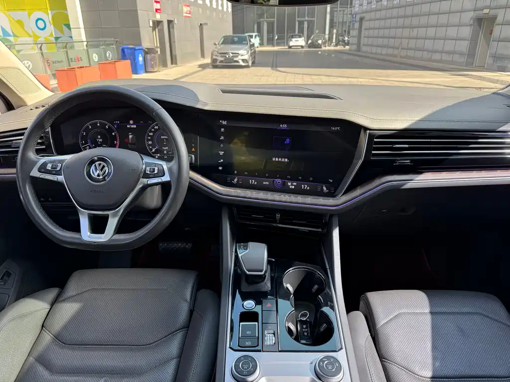 Volkswagen Touareg 2019 — фото 10