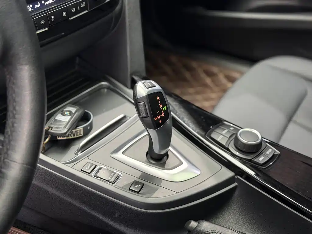 BMW 3 Series 2016 — фото 13