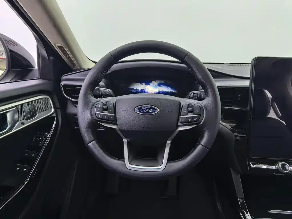 Ford Explorer 2020 — фото 12