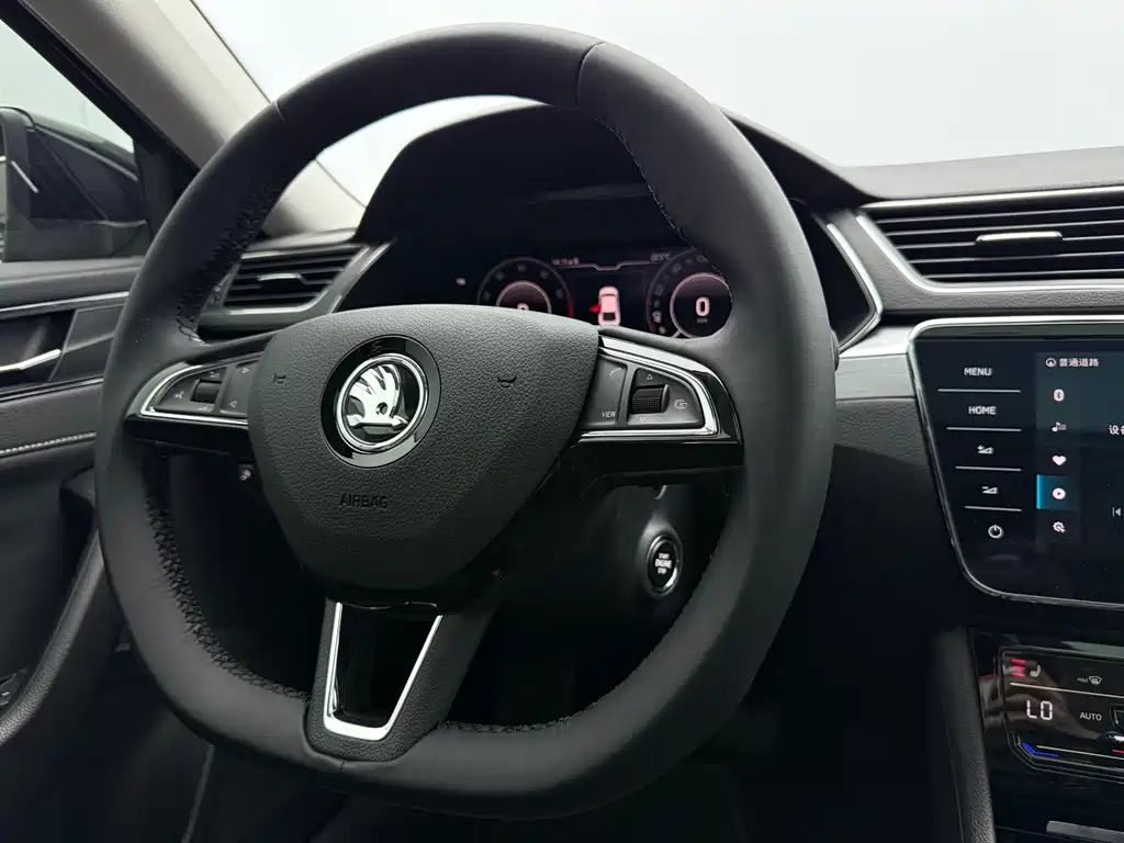 Skoda Superb 2023 — фото 13