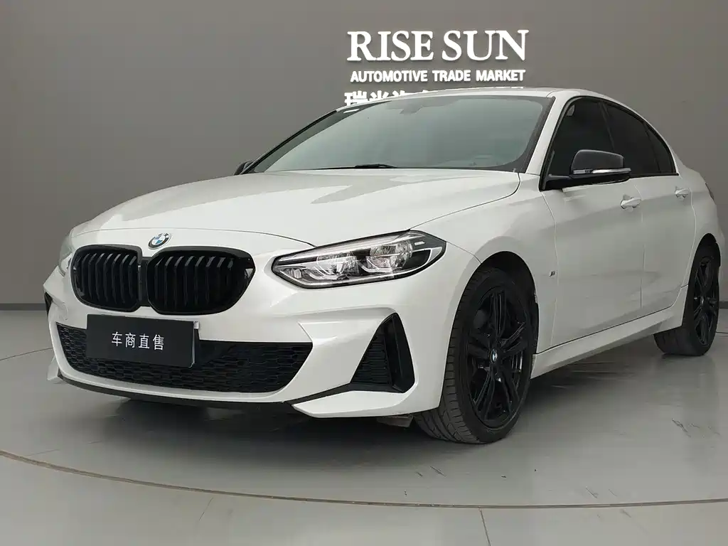 BMW 1 Series 2023 — фото 1