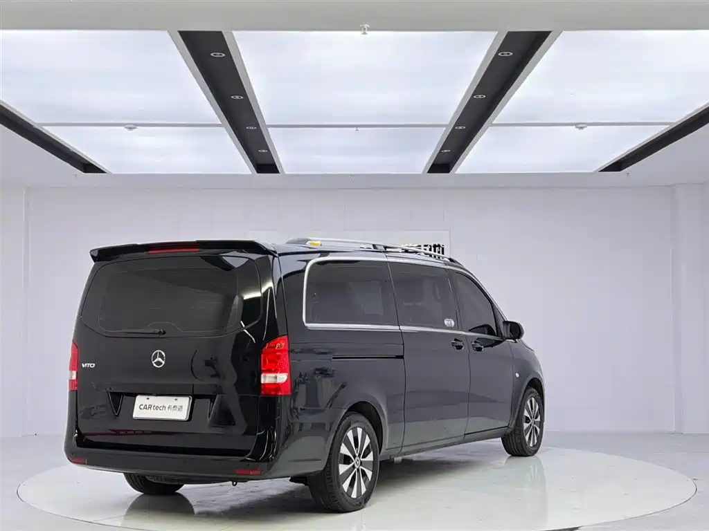 Mercedes-Benz Vito 2023 — фото 5