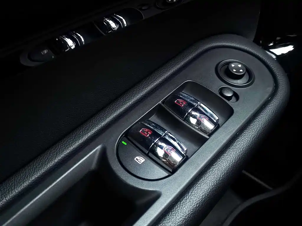MINI Countryman 2019 — фото 11