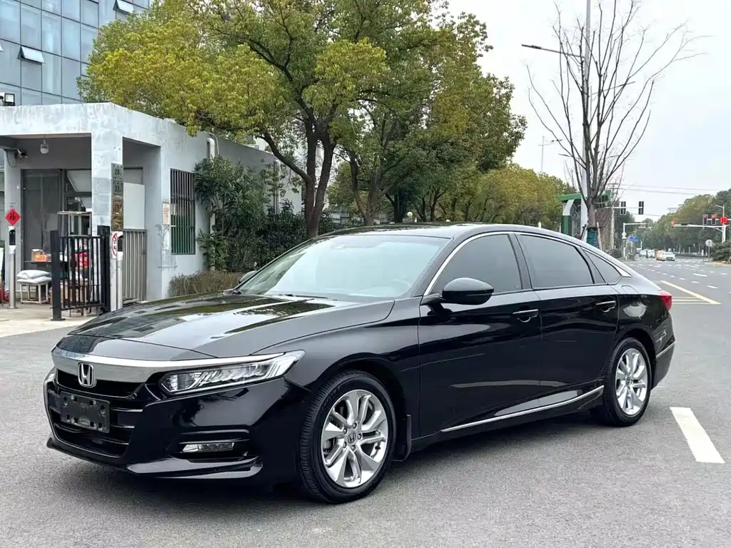 Honda Accord 2021 — фото 1
