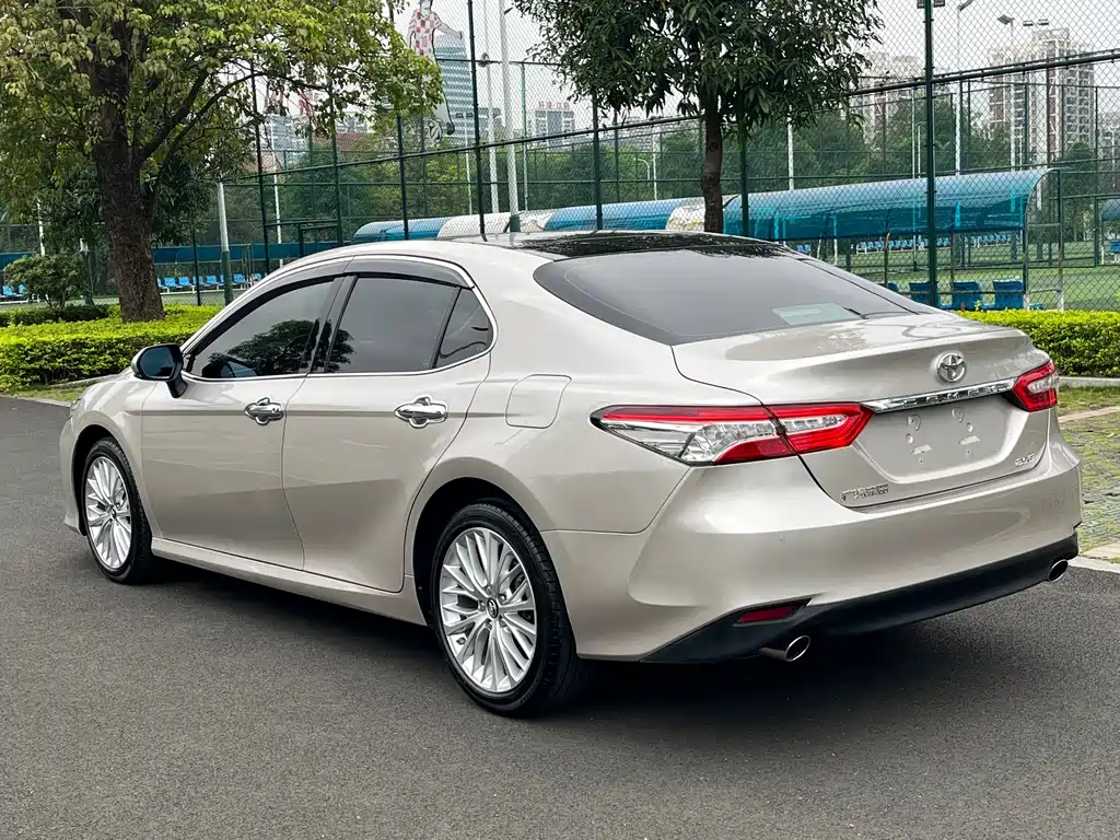 Toyota Camry 2019 — фото 5