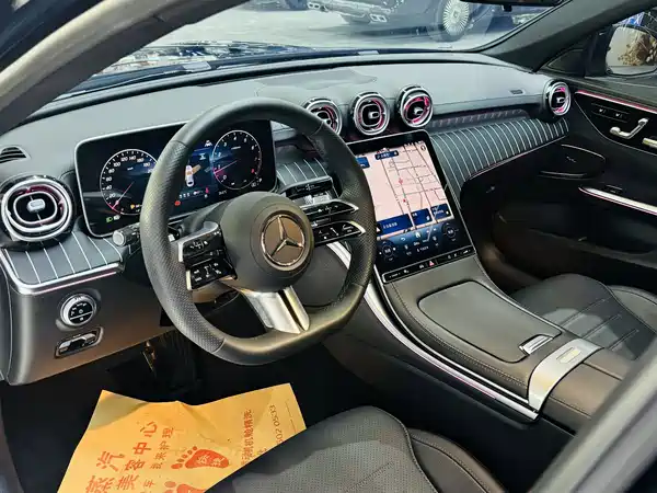 Mercedes-Benz C-Class 2025