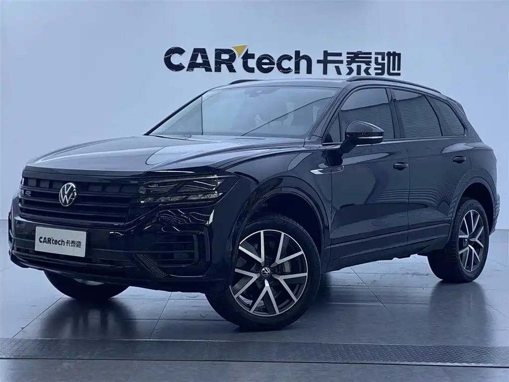 Volkswagen Touareg 2022 — фото 1