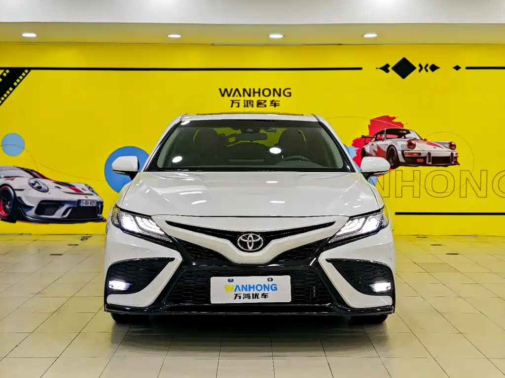 Toyota Camry 2023 — фото 2