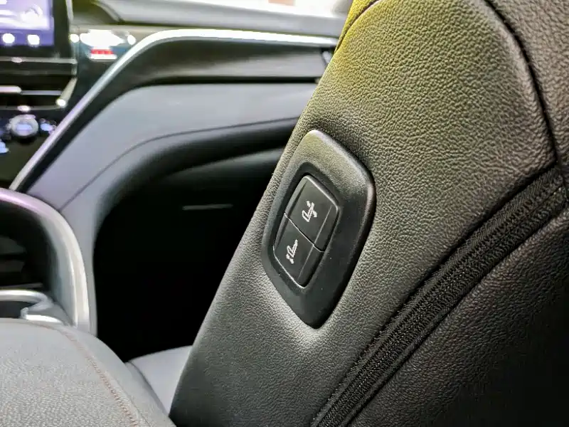 Toyota Camry 2023 — фото 21