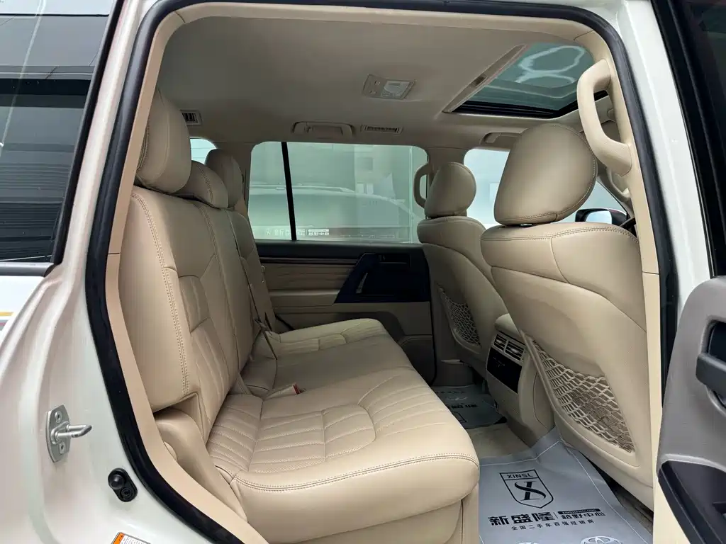 Toyota Land Cruiser 2019 — фото 15