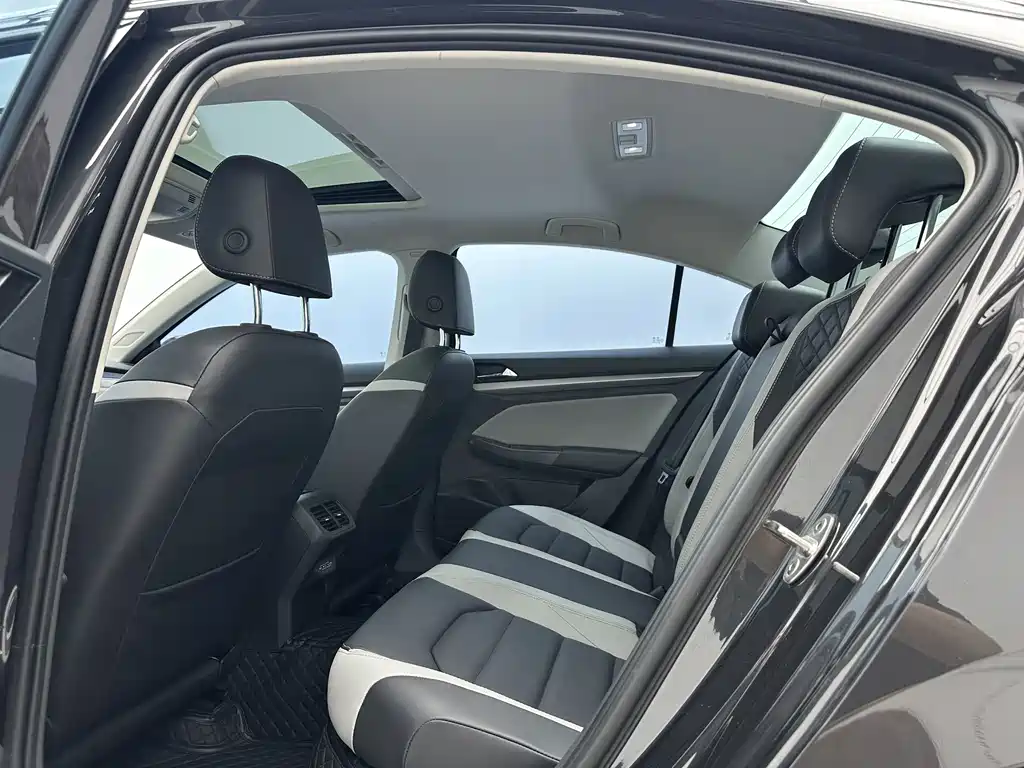 Volkswagen Bora 2023