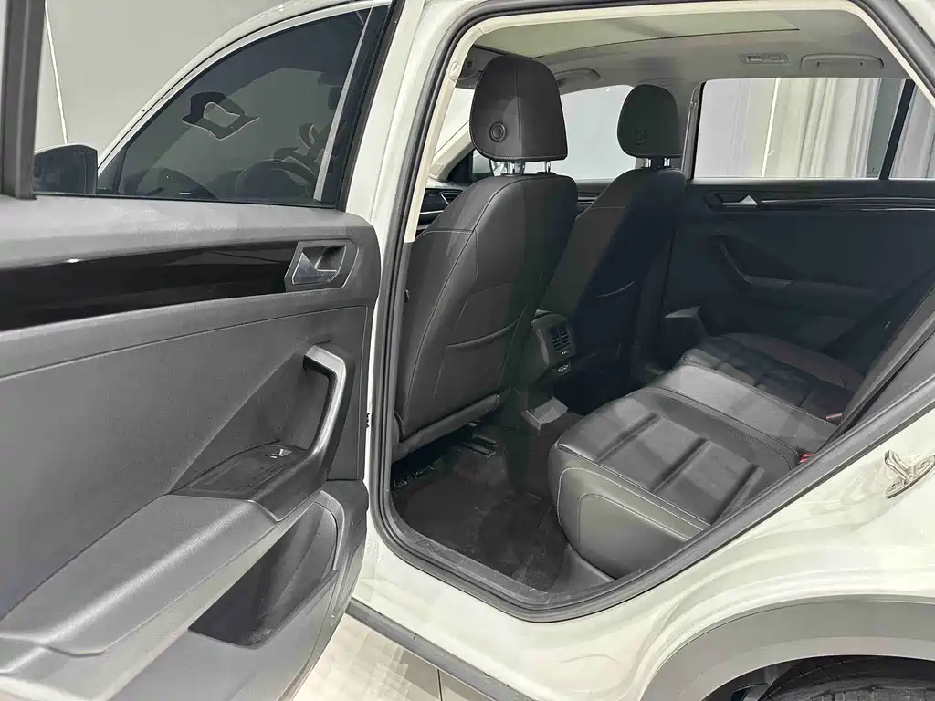 Volkswagen T-Roc 2022 — фото 15