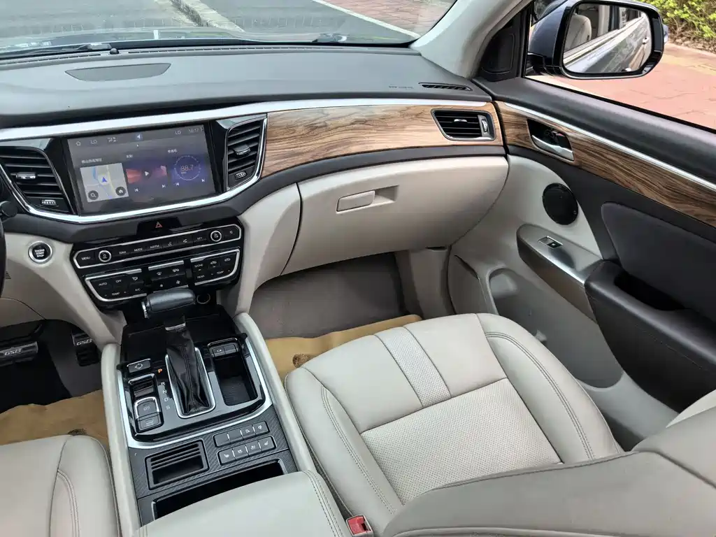 GAC Motor Trumpchi GS8 2016 — фото 28