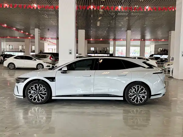 Zeekr 007GT 2025