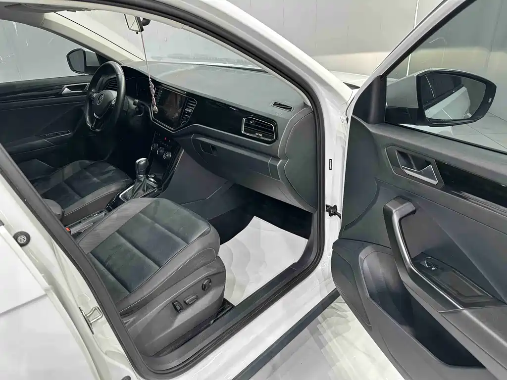Volkswagen T-Roc 2022 — фото 19