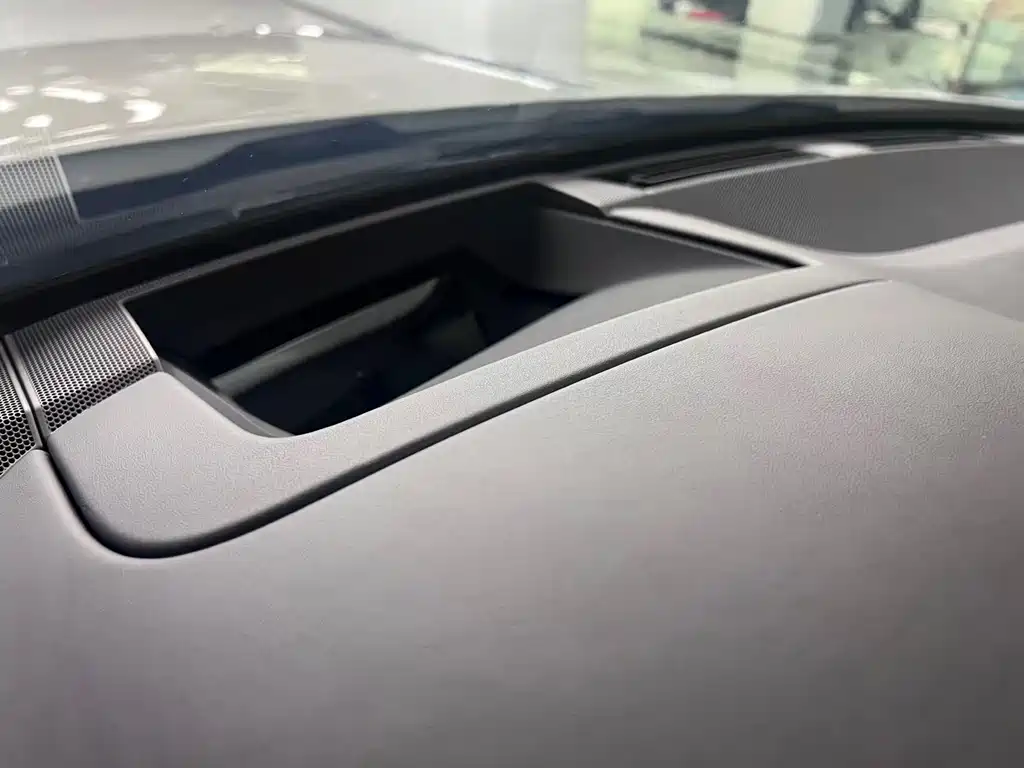 Bentley Flying Spur 2020 — фото 16