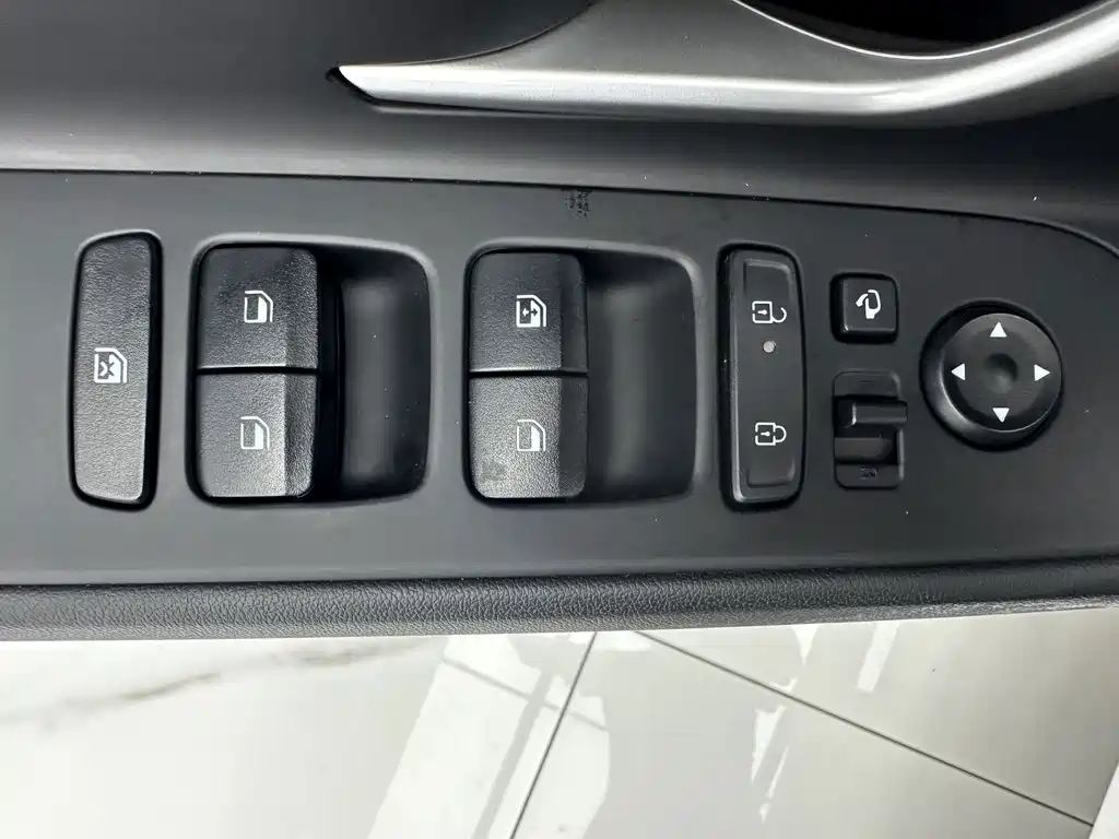 Hyundai Elantra 2024 — фото 12
