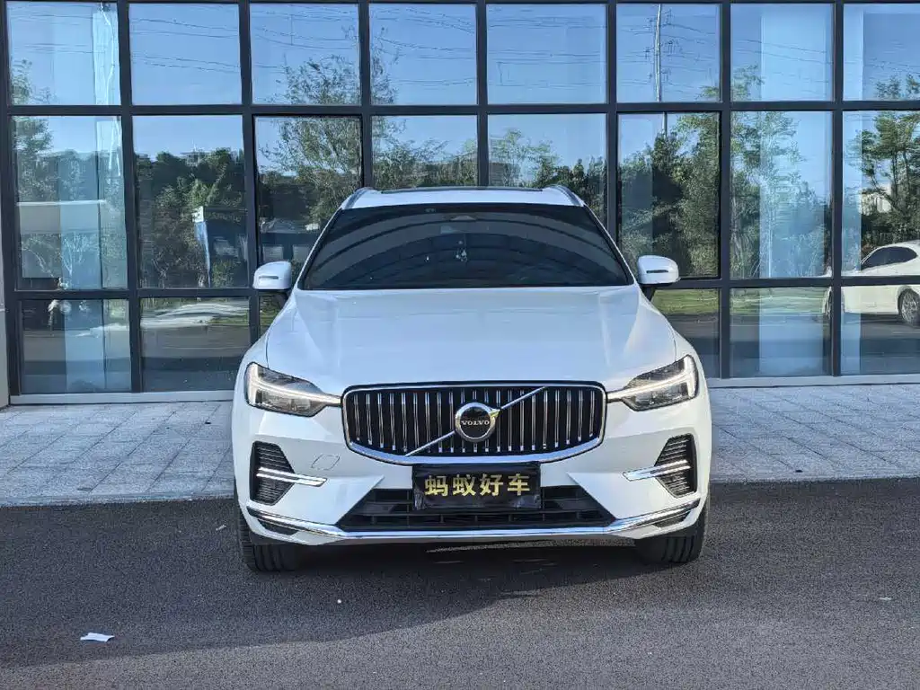 Volvo XC60 2023 — фото 2