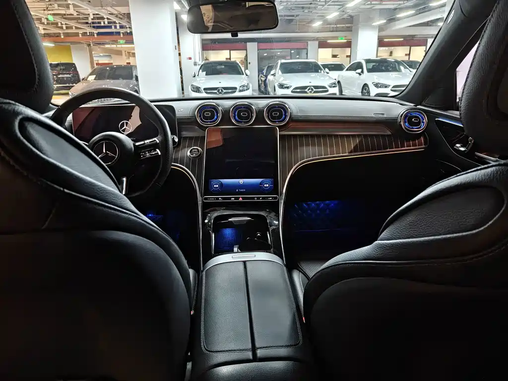 Mercedes-Benz C-Class 2023 — фото 6