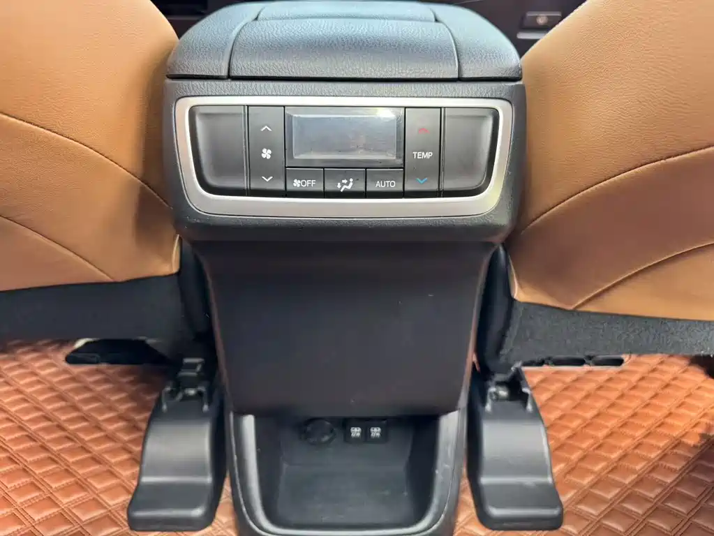 Toyota Highlander 2020 — фото 20