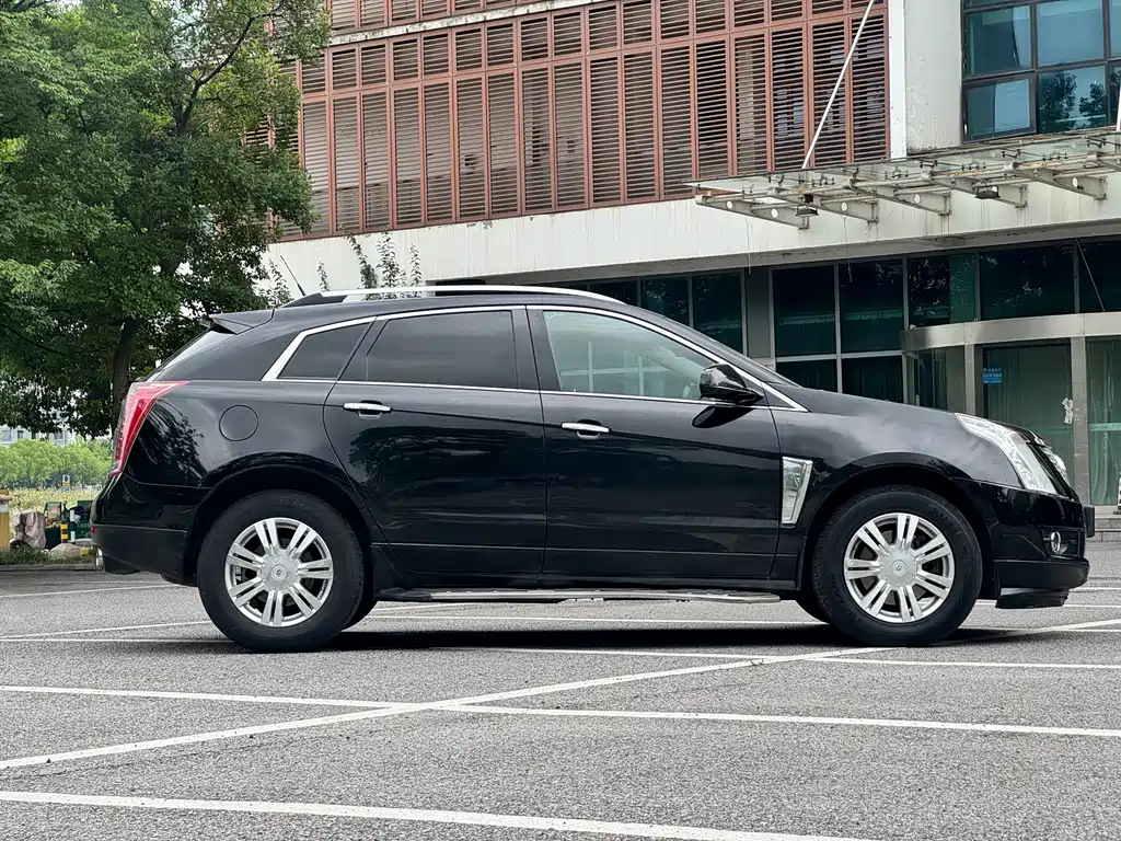 Cadillac SRX 2014 — фото 8
