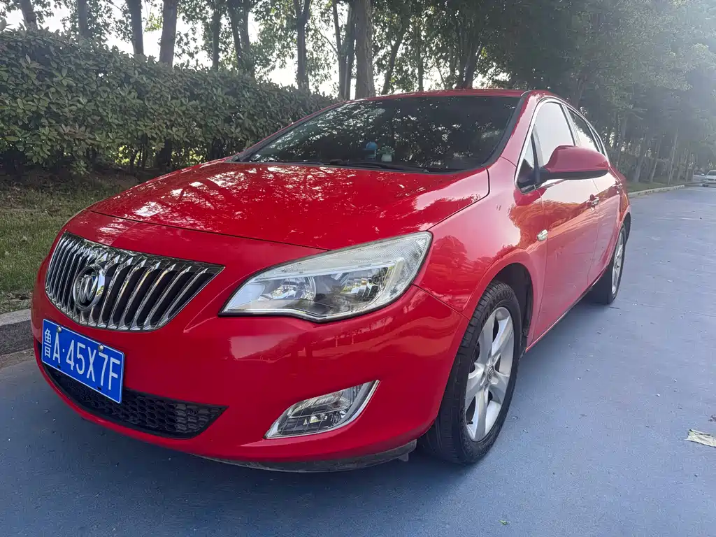 Buick Excelle 2010 — фото 1