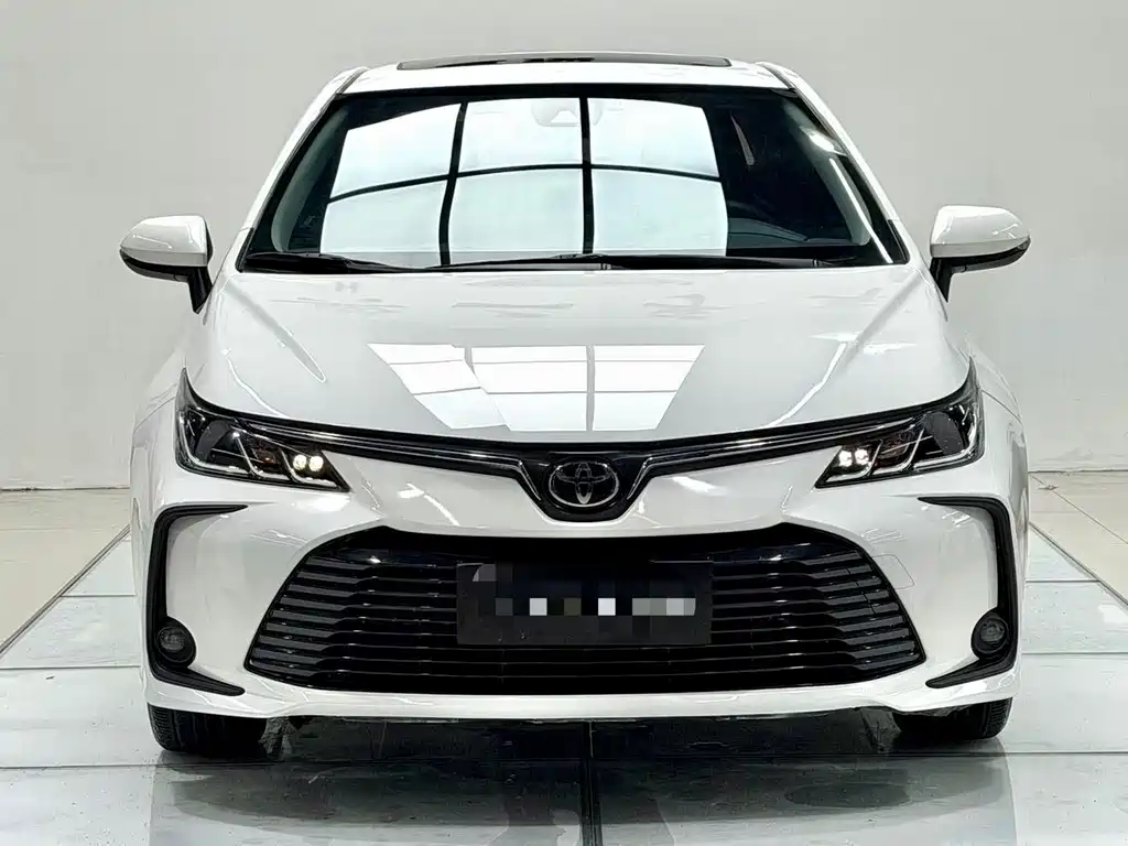 Toyota Corolla 2023 — фото 2