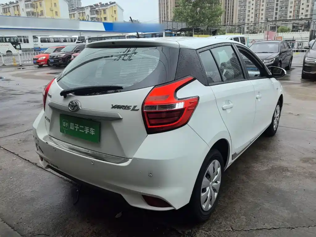 Toyota Yaris L 2018 — фото 7