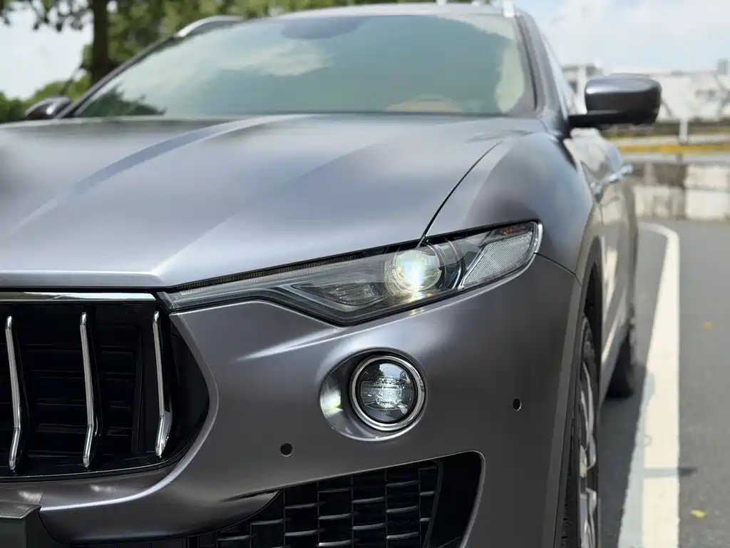Maserati Levante 2017 — фото 9