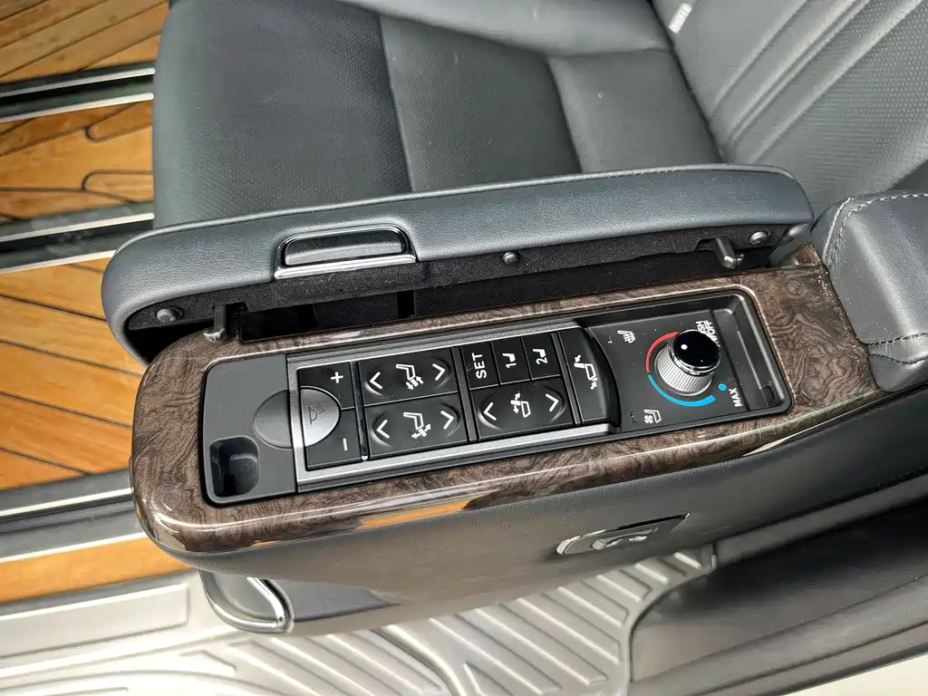 Toyota Vellfire 2021 — фото 19